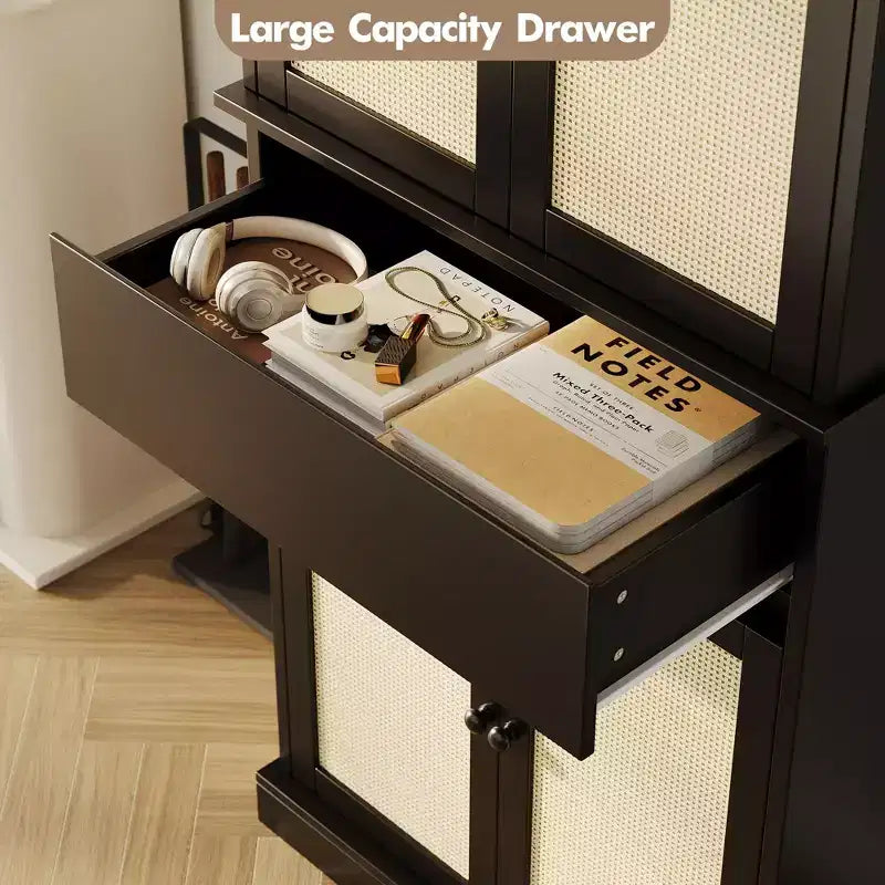 Mobile contenitore alto a 4 ante con cassetto in rattan bianco