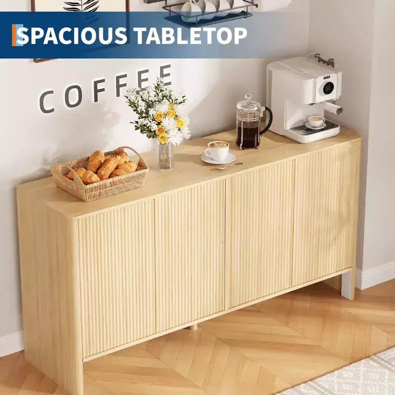 Credenza da buffet a 4 ante con scanalature in rovere naturale
