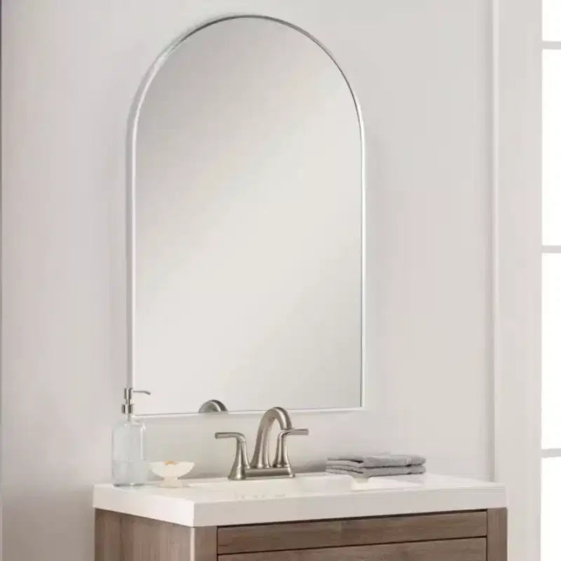 Specchio da parete ad arco Silver, cornice in alluminio, singolo, da parete