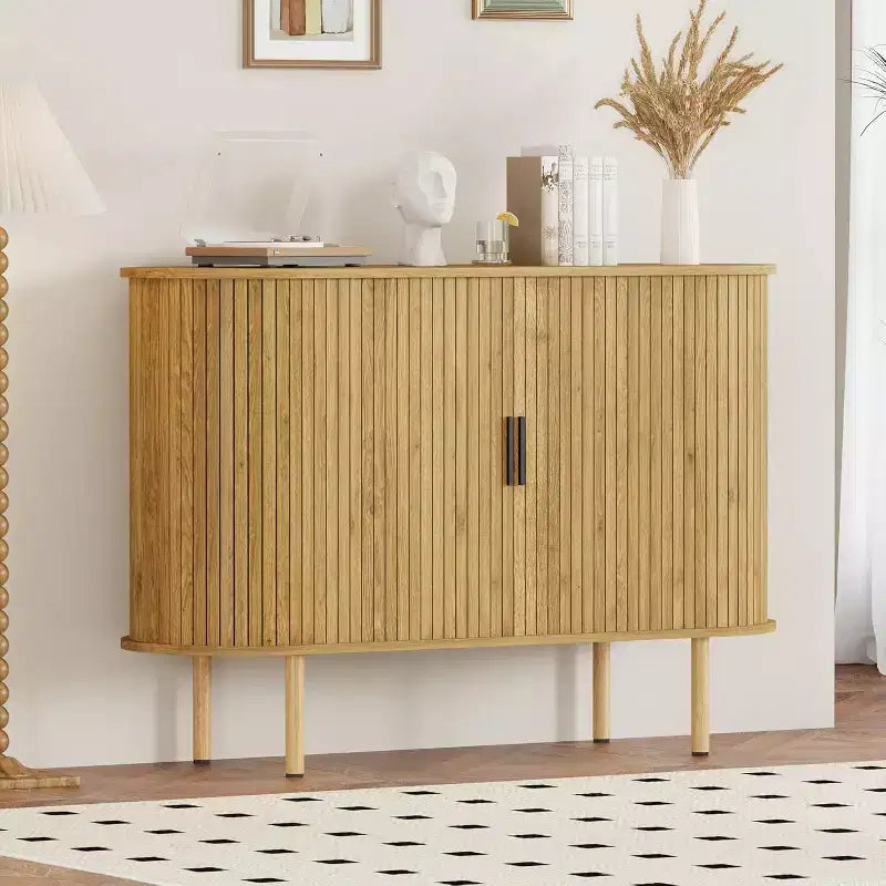 Credenza con ante scorrevoli Mid-Century Modern da 47" – Marrone/Giallo